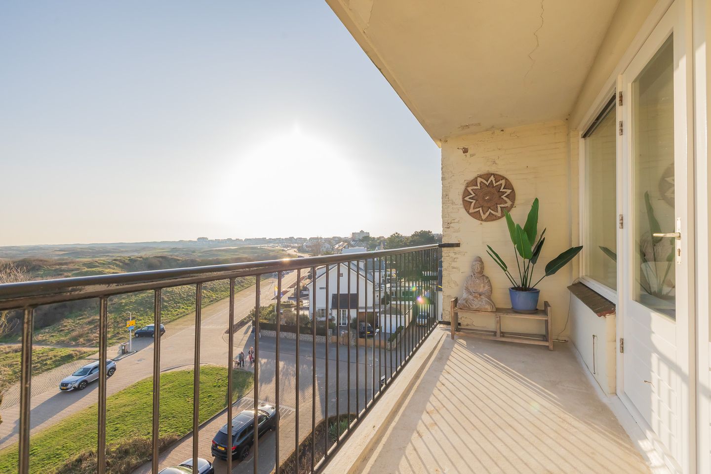 Spacious Corner Maisonette with Panoramic Dune Views — 20