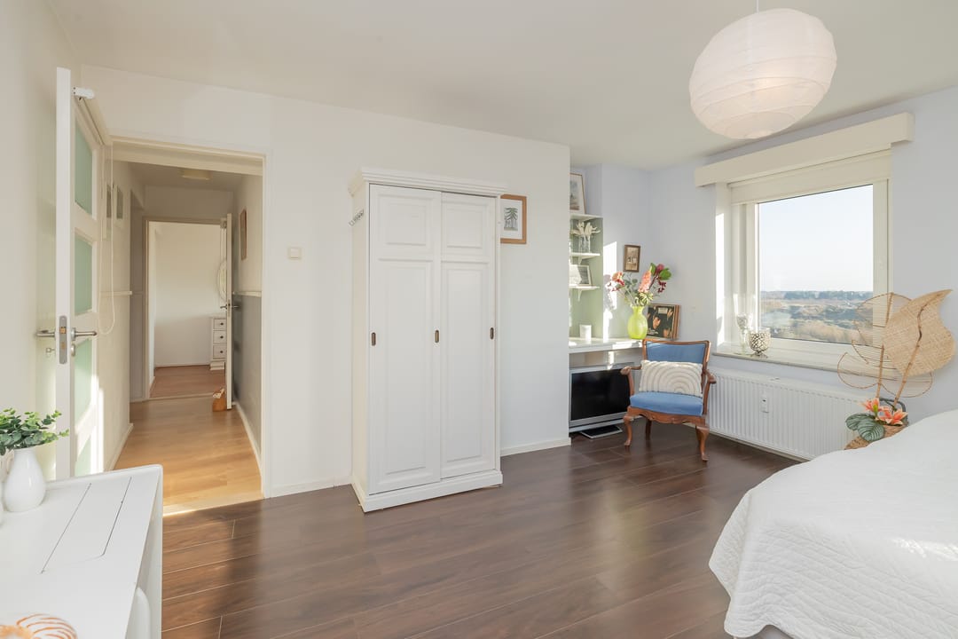 Spacious Corner Maisonette with Panoramic Dune Views — 25