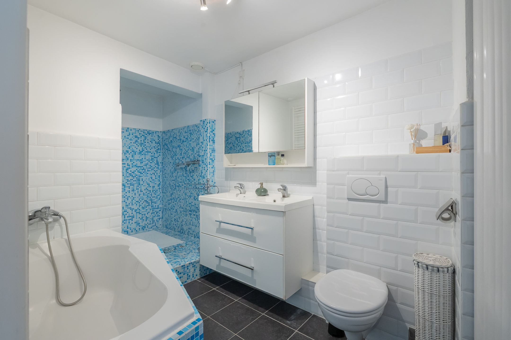 Spacious Corner Maisonette with Panoramic Dune Views — 27