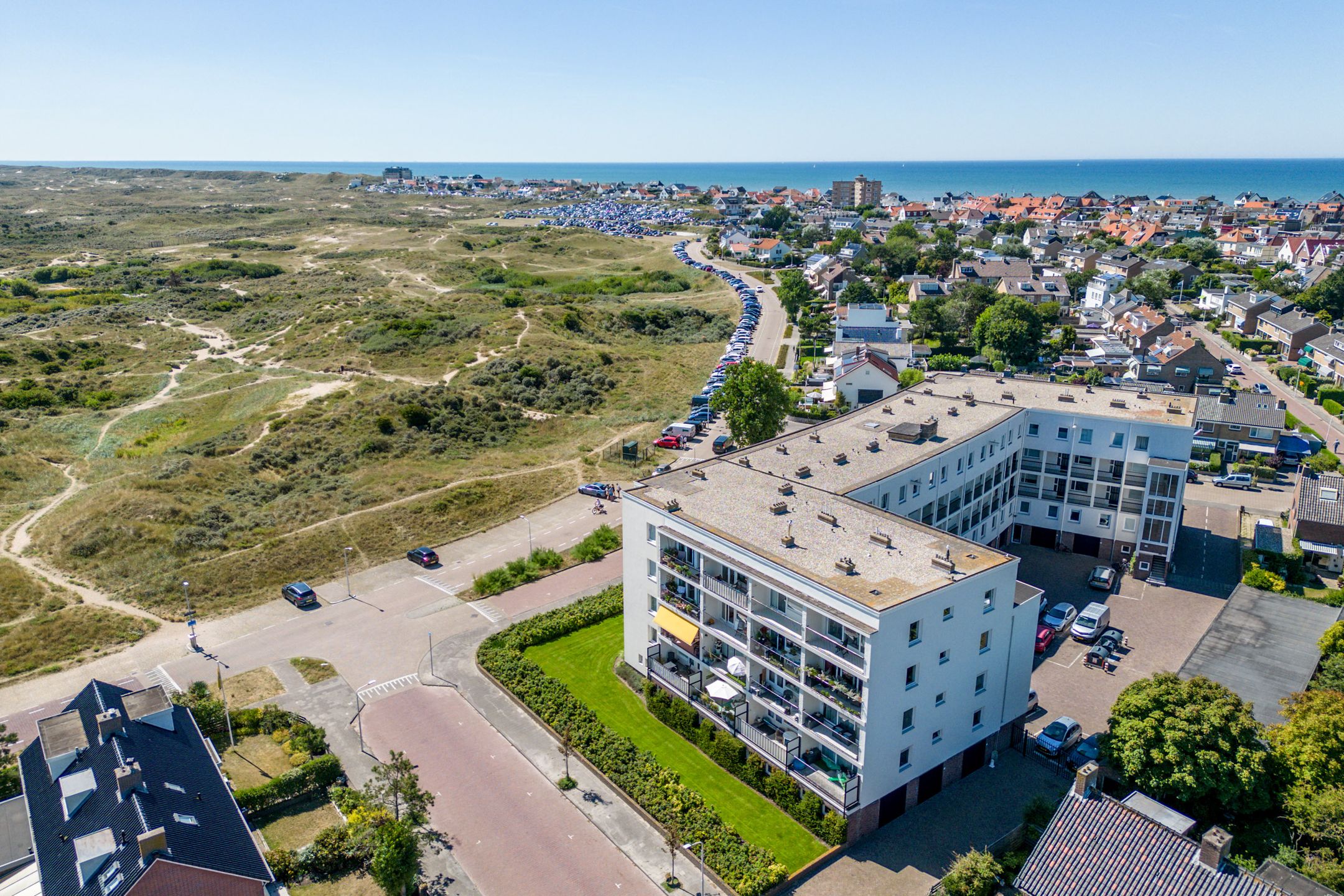 Spacious Corner Maisonette with Panoramic Dune Views — 29