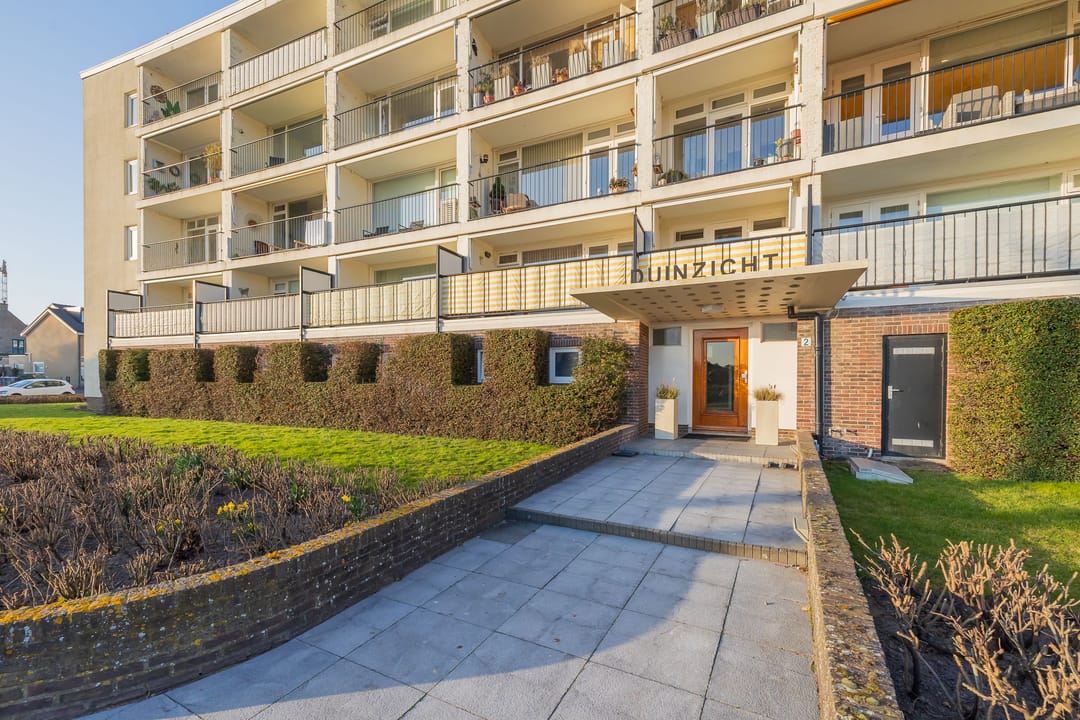 Spacious Corner Maisonette with Panoramic Dune Views — 31