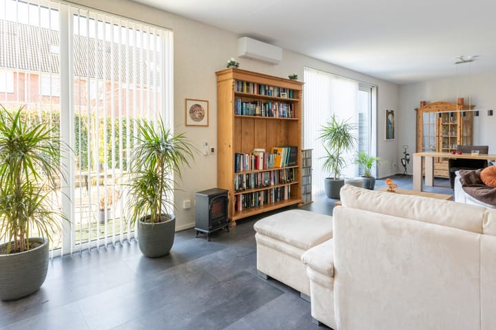 Photo 3 of Hazelaarwal 16