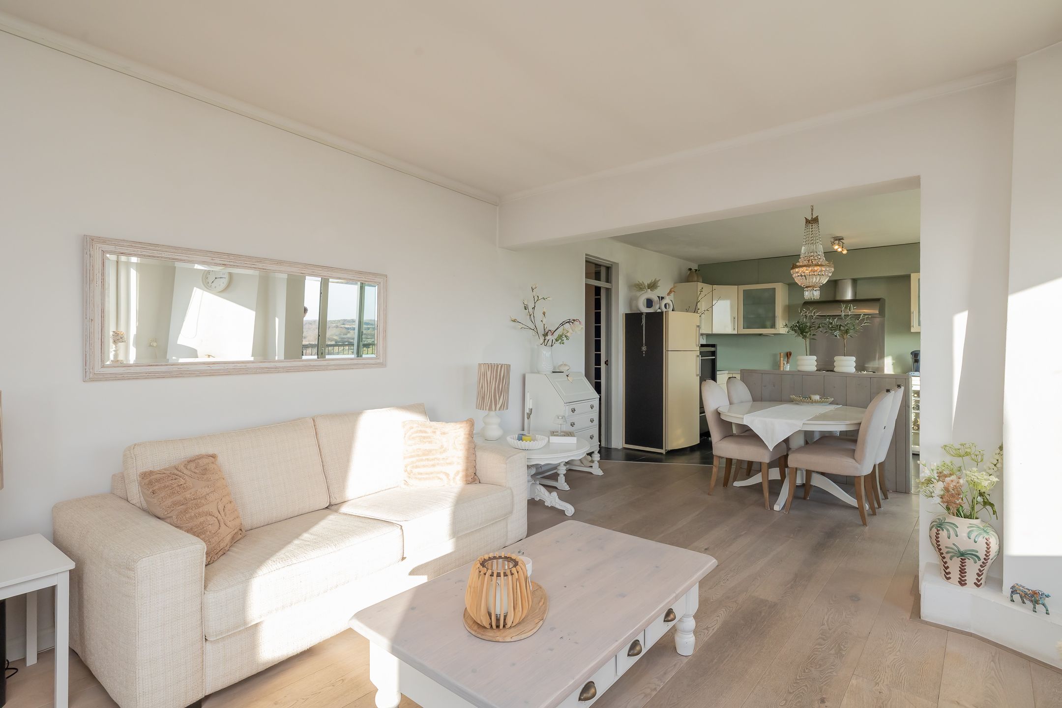 Spacious Corner Maisonette with Panoramic Dune Views — 16