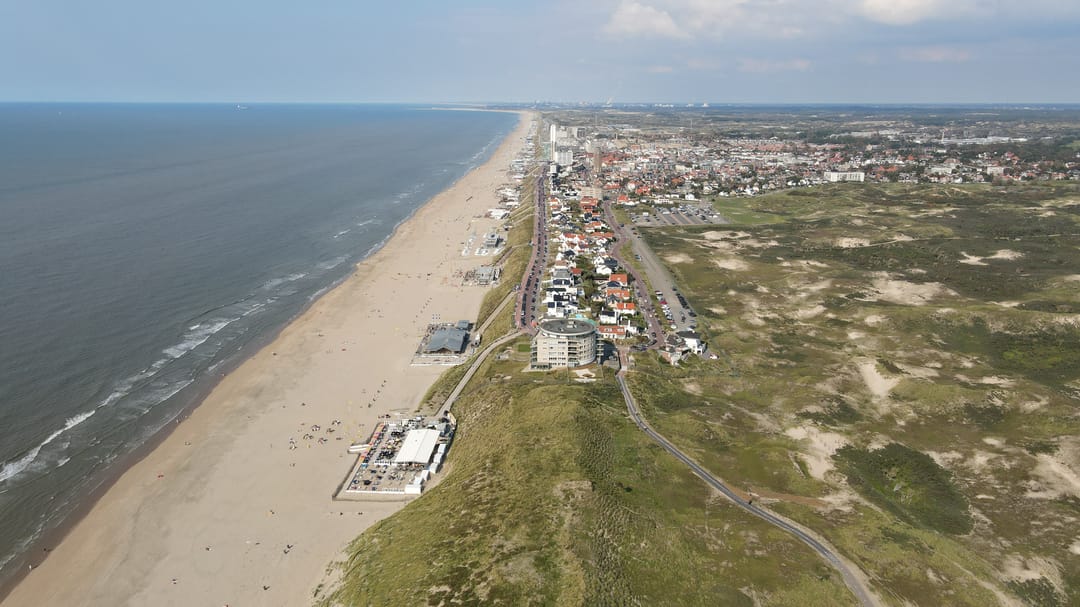 Spacious Corner Maisonette with Panoramic Dune Views — 34