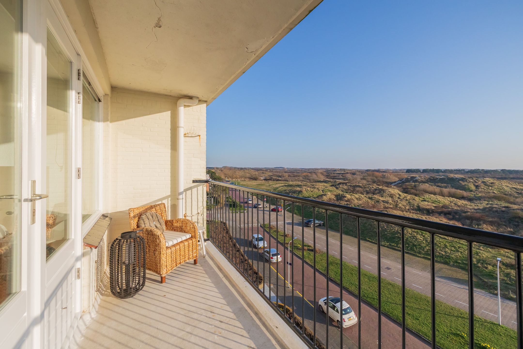 Spacious Corner Maisonette with Panoramic Dune Views — 21