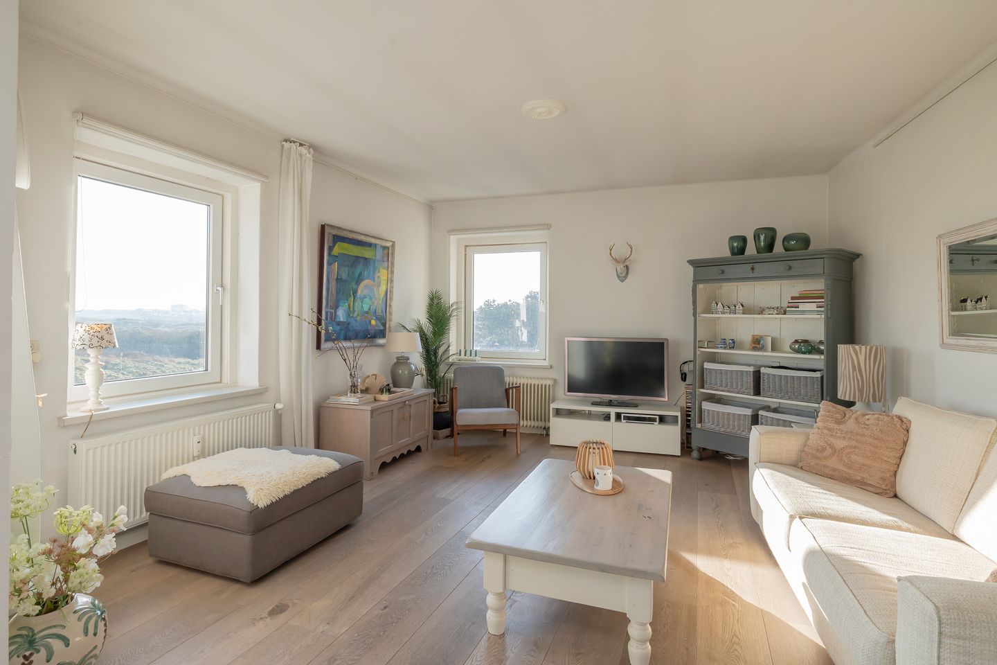 Spacious Corner Maisonette with Panoramic Dune Views — 14