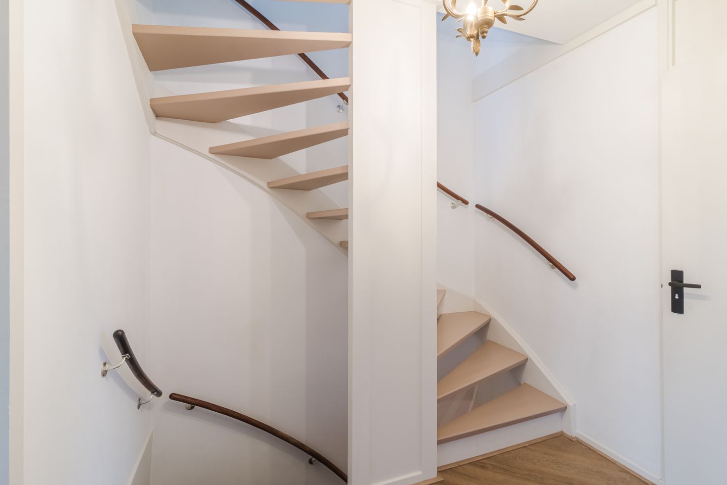 Photo 29 of Beveland 1