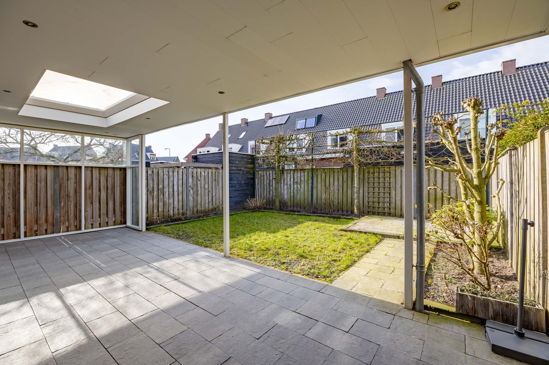 Photo 27 of Adelaar 35