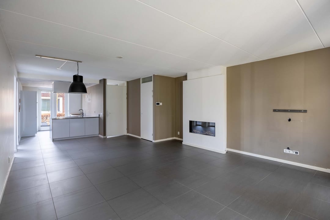 Photo 11 of Adelaar 35