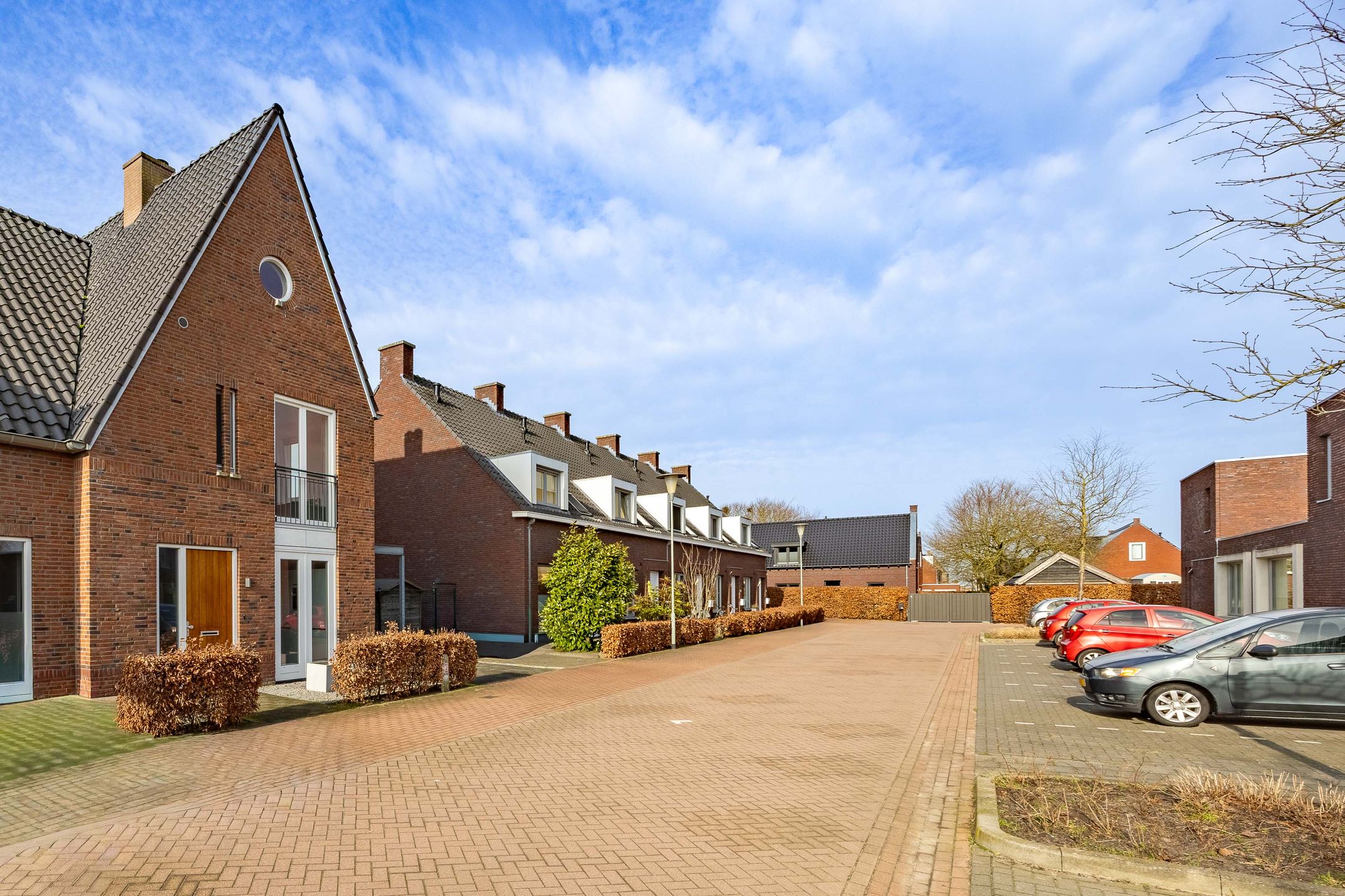 Photo 33 of Adelaar 35