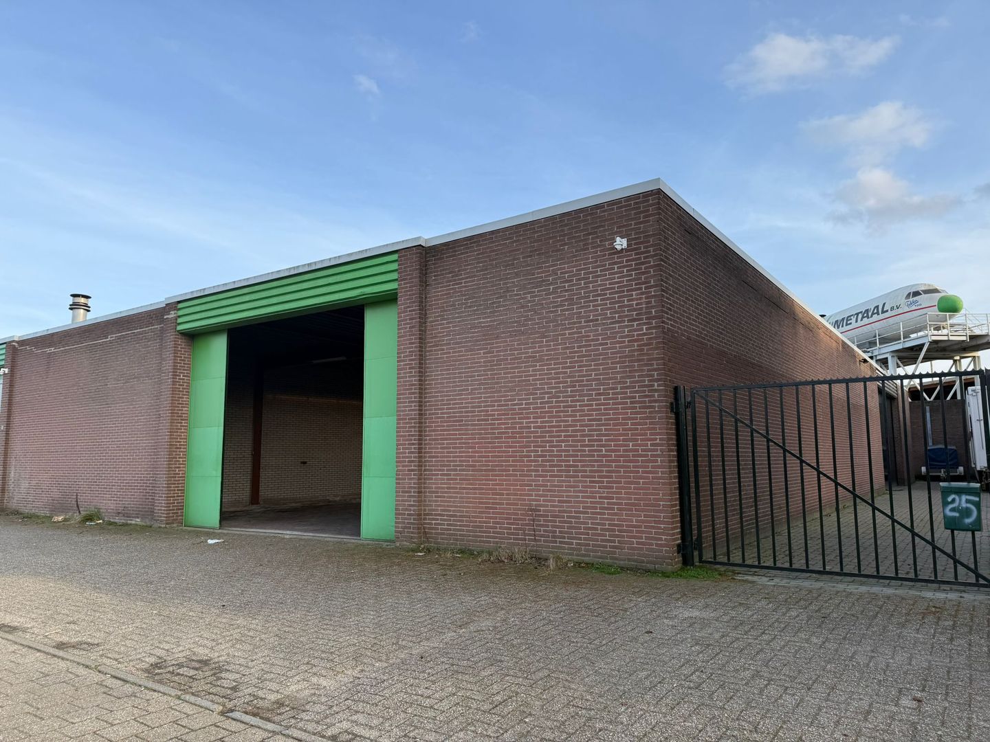 View photo 1 of Zoete Inval 25