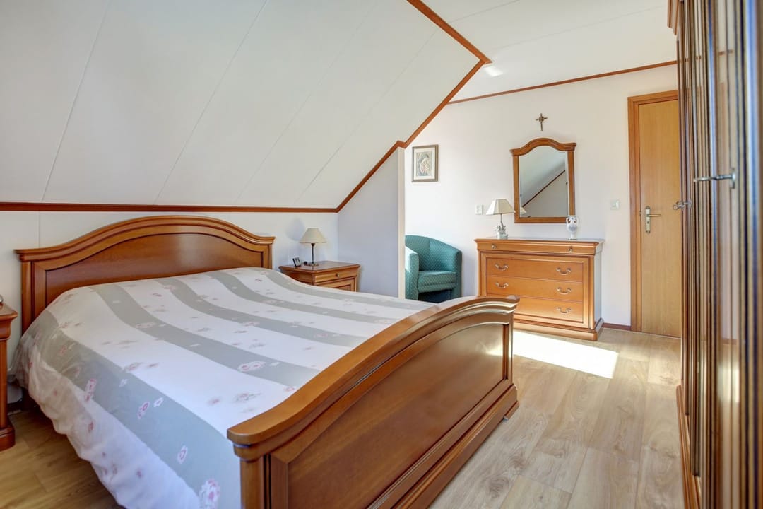 Photo 8 of Rugstraat 43