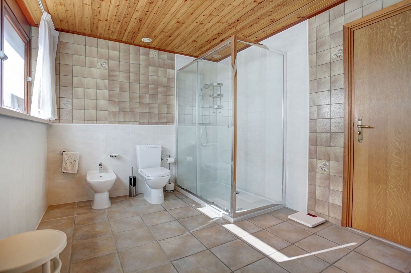 Photo 14 of Rugstraat 43