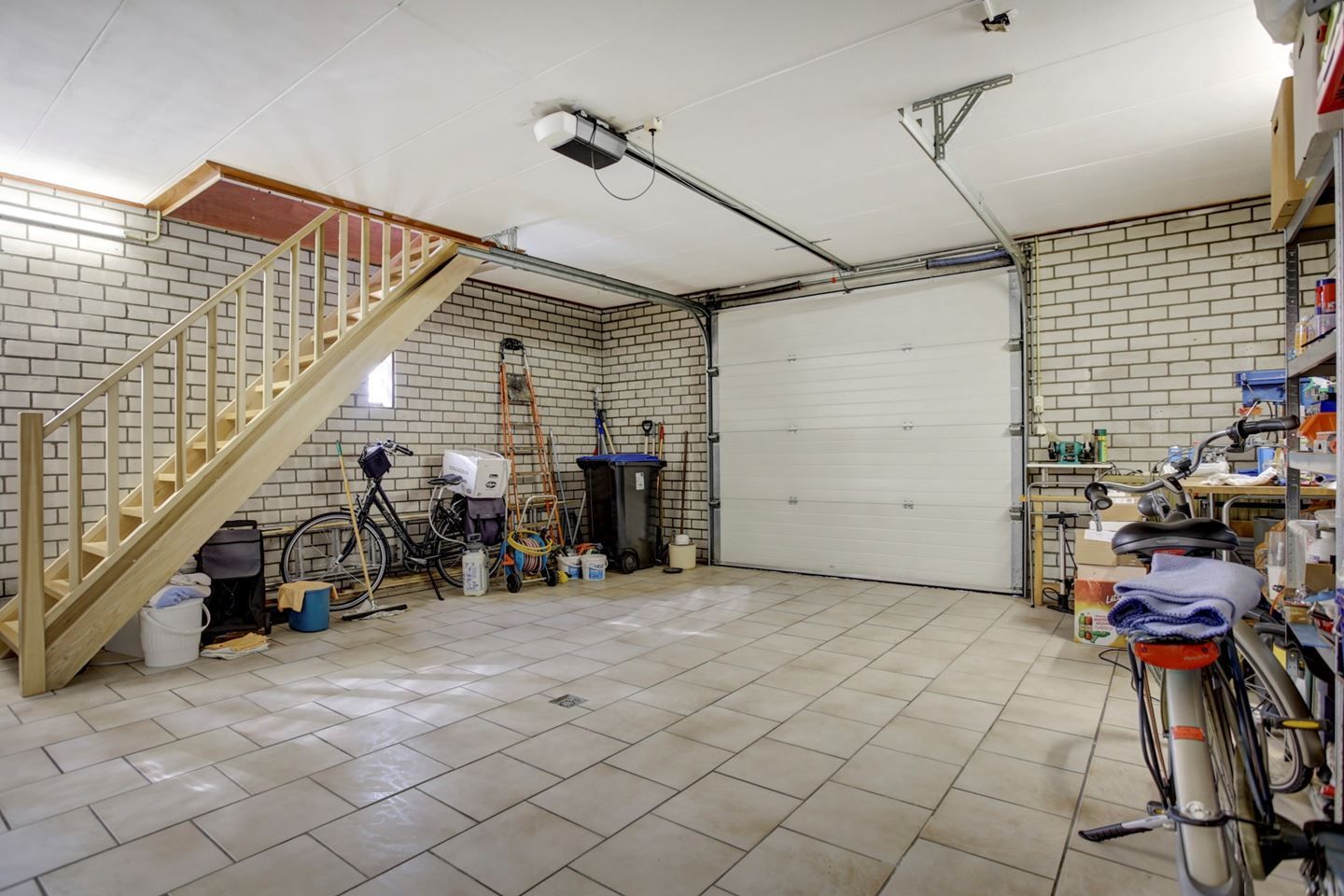 Photo 15 of Rugstraat 43