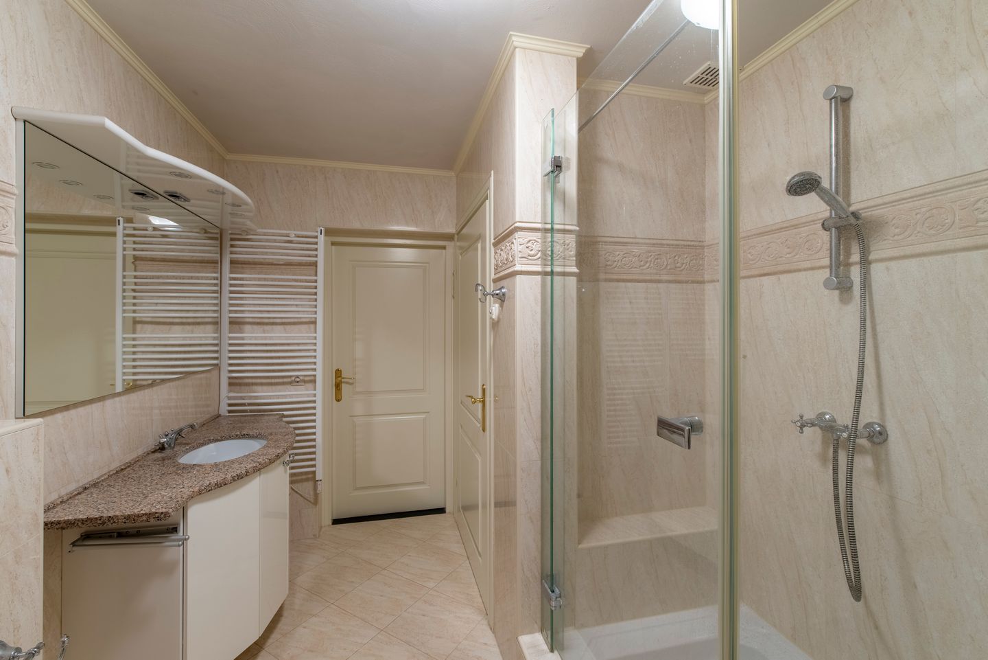 Photo 35 of Parallelweg 1-18