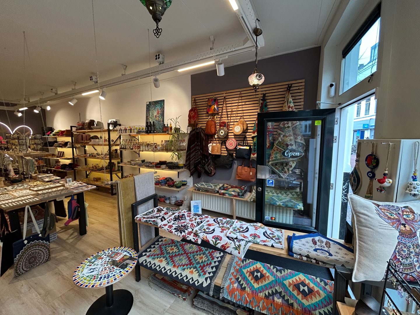 View photo 3 of Voorstraat 41