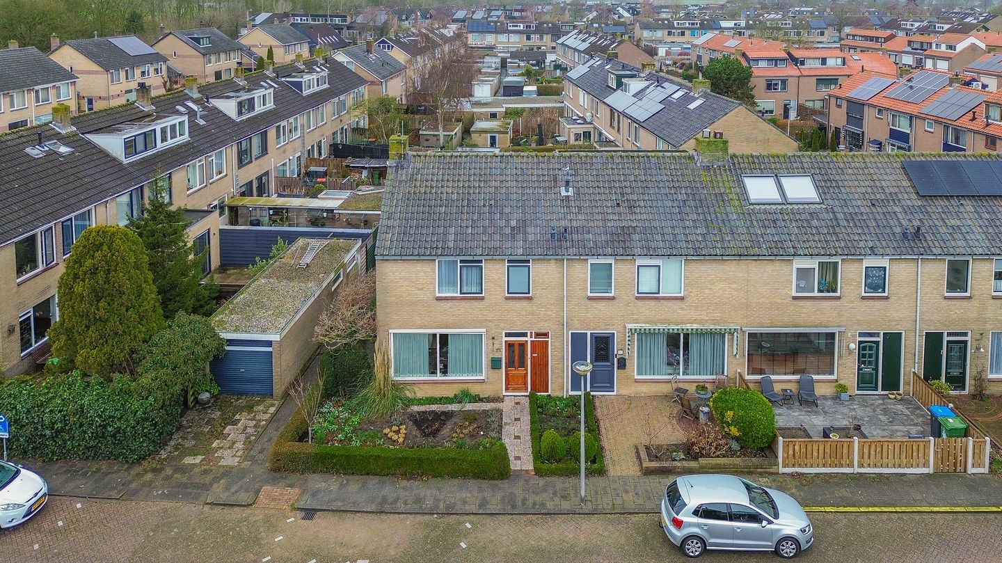 Foto 35 van Julianalaan 28