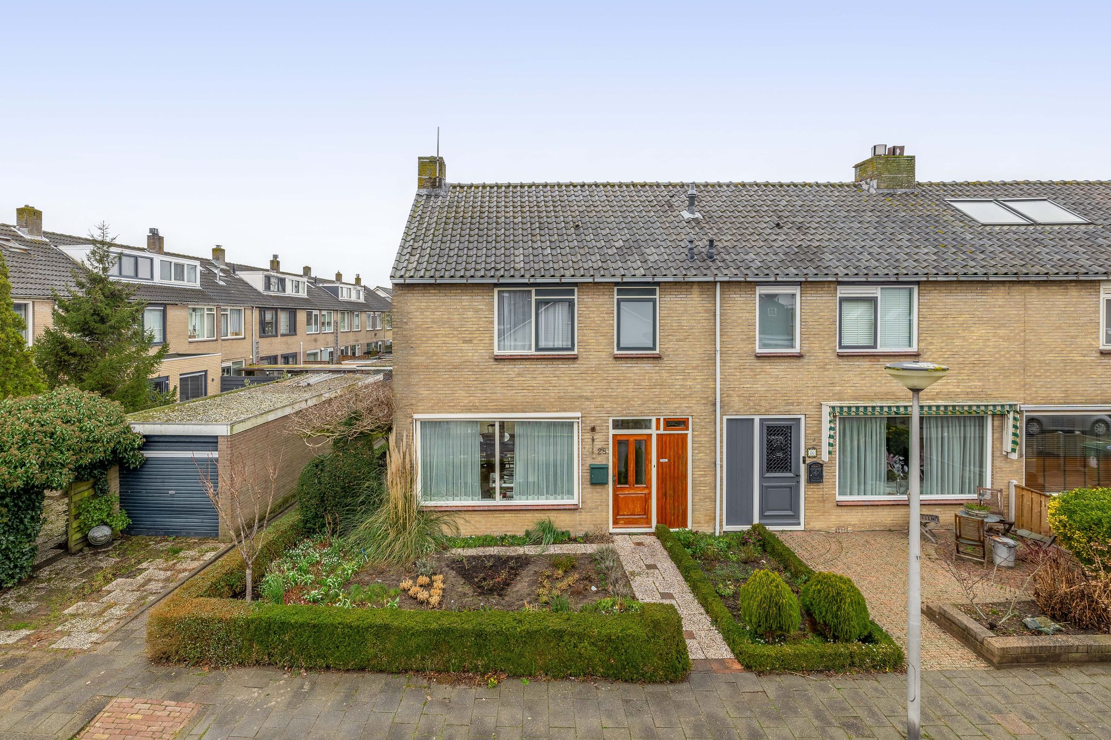 Buying a house in The Netherlands., Julianalaan 28