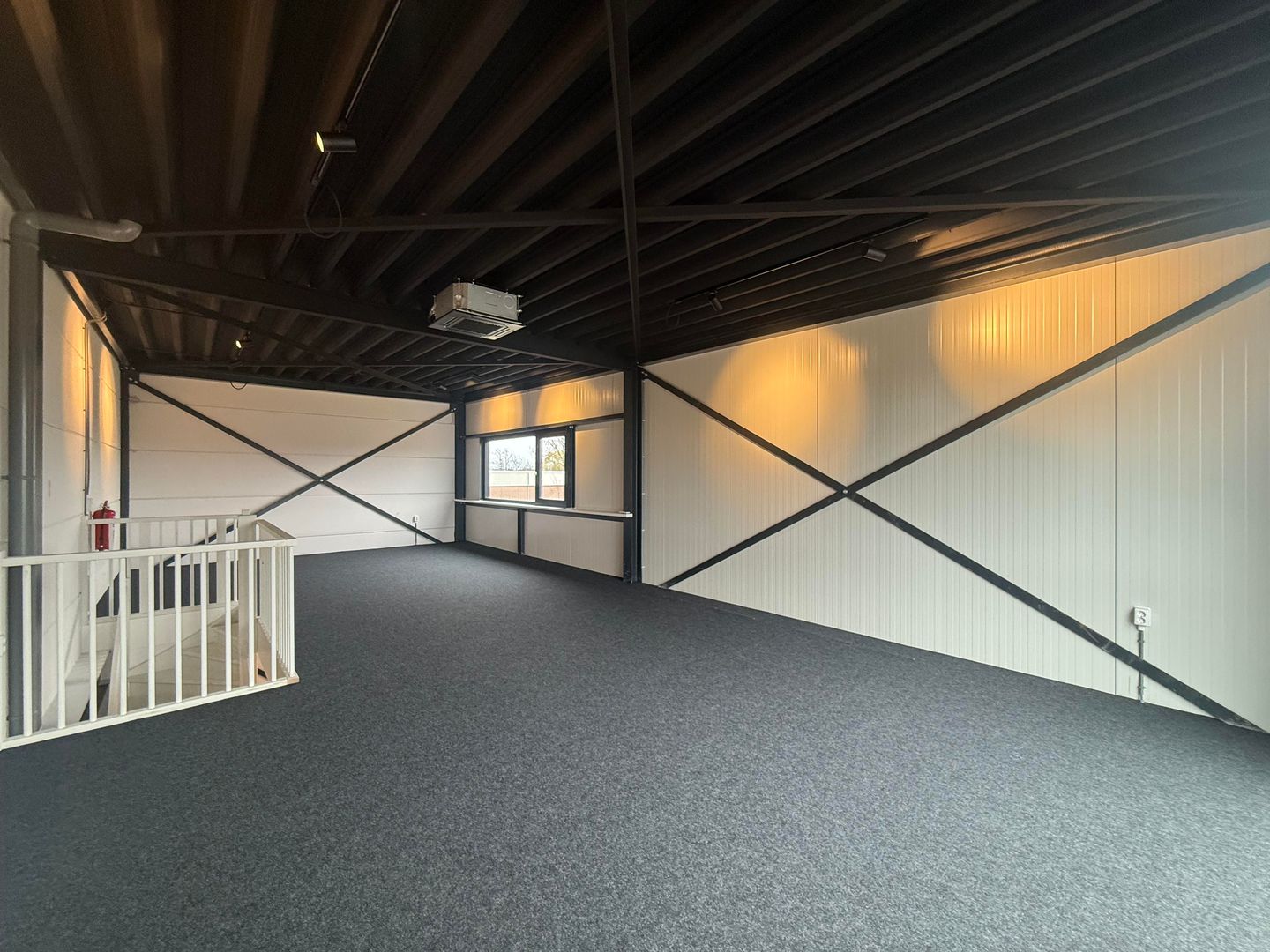 View photo 5 of Jan van der Heijdenstraat 26-T