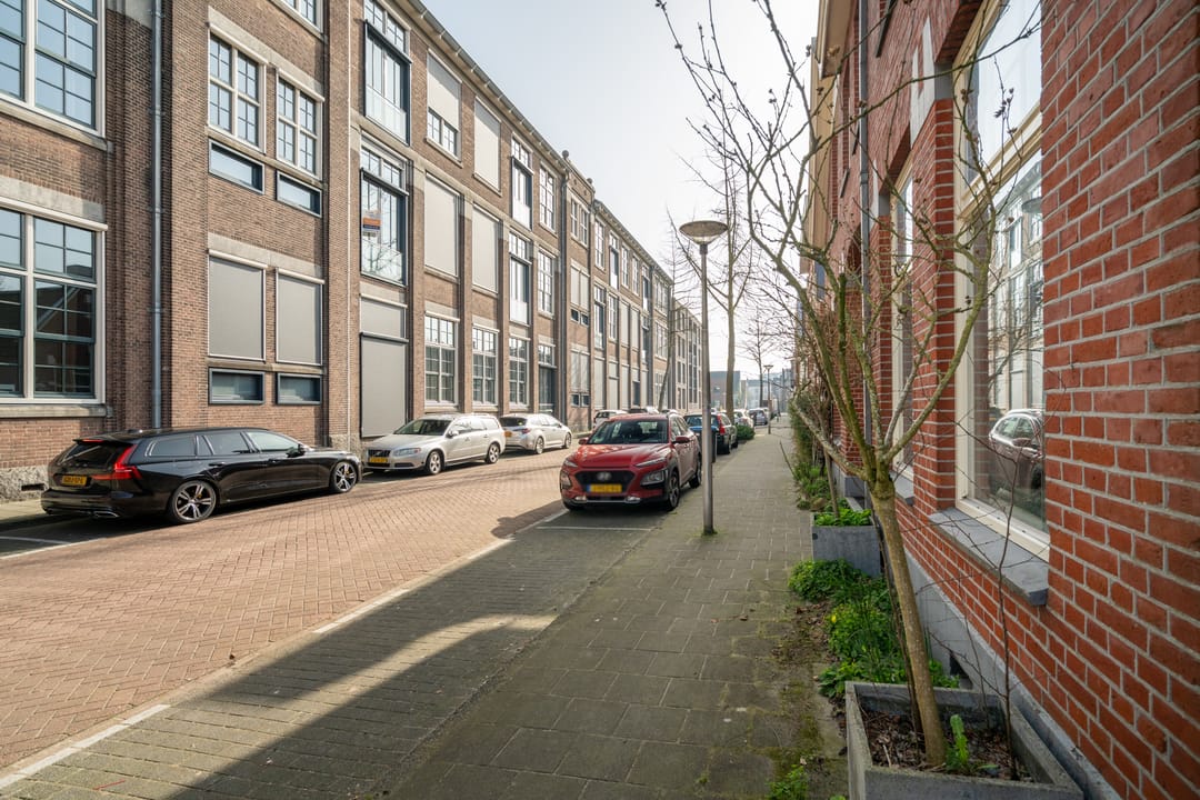 Photo 43 of Van der Capellenstraat 27