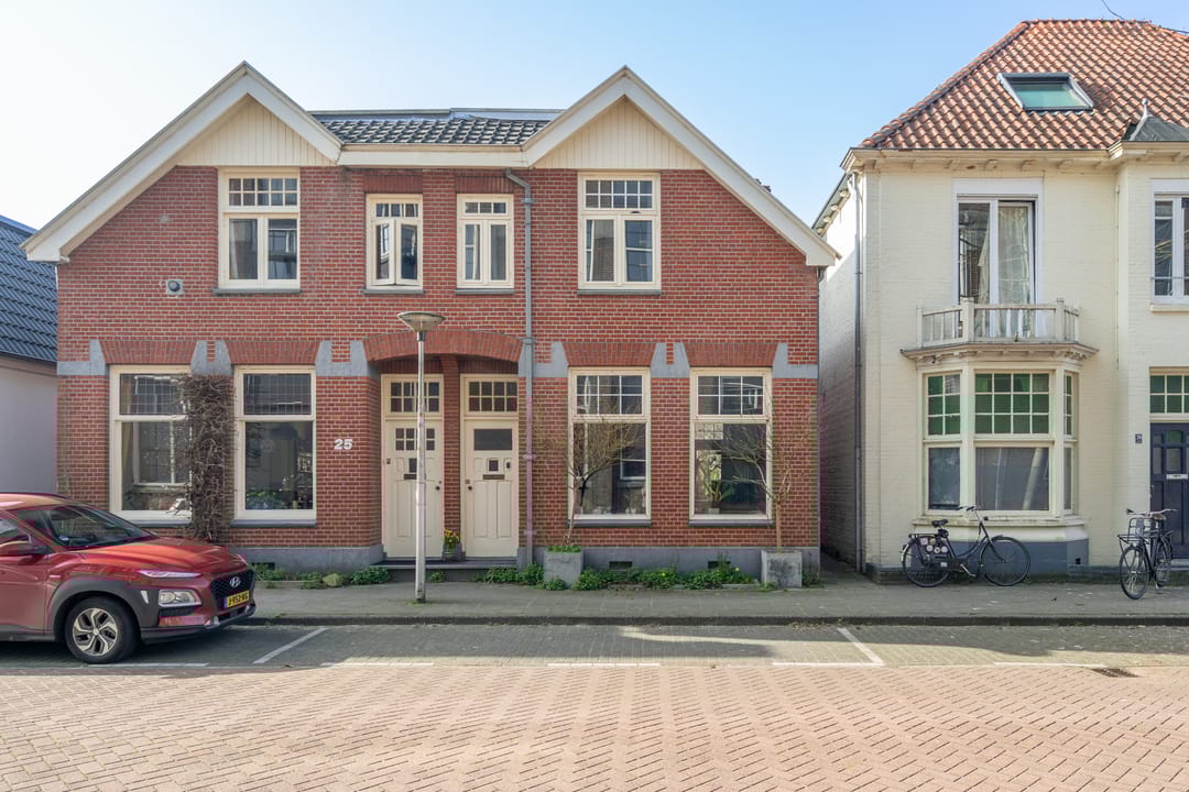 Photo 1 of Van der Capellenstraat 27