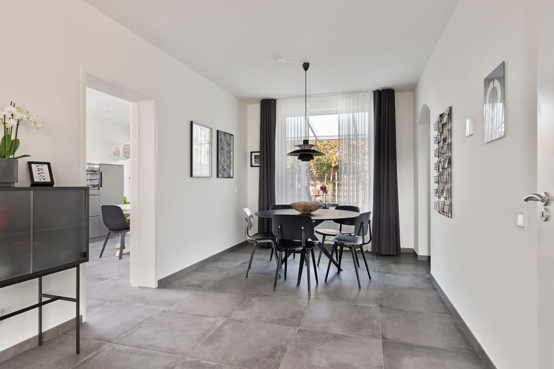 Foto 11 van Schout van der Voortstraat 4