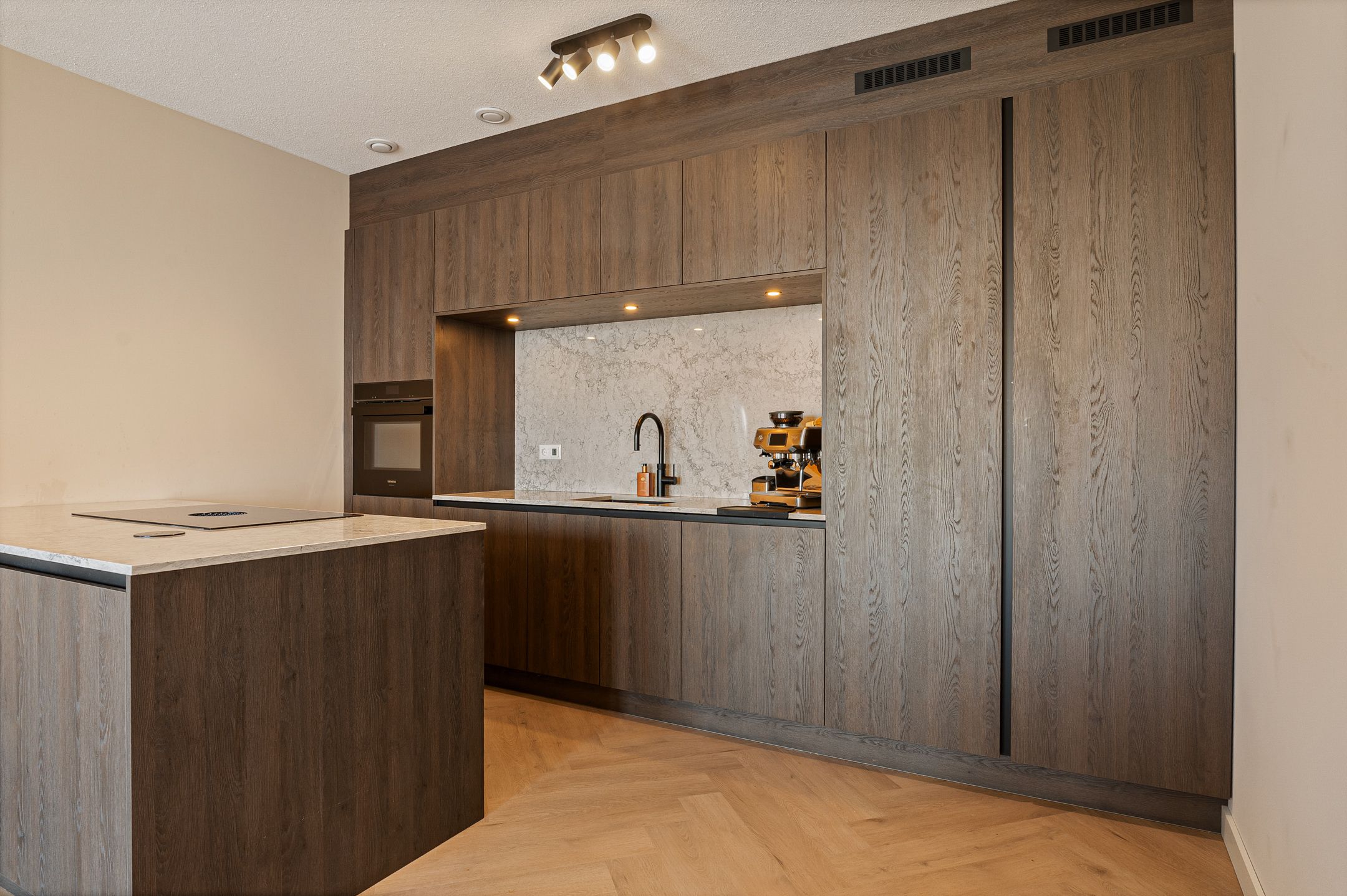 Photo 24 of Burgemeester Augustijnstraat 151