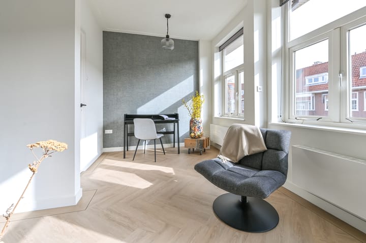 Photo 4 of Van Zeggelenstraat 67