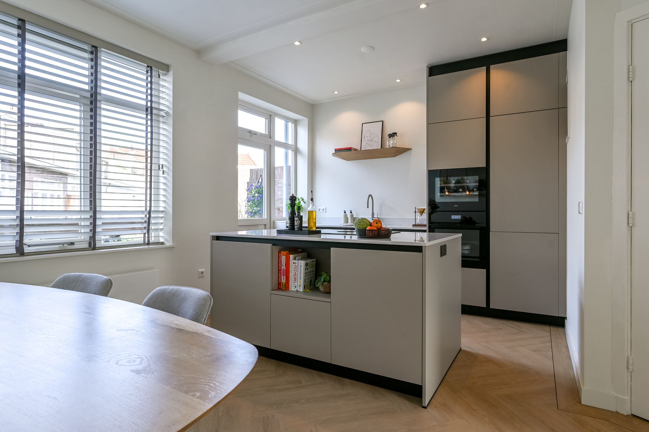 Photo 9 of Van Zeggelenstraat 67