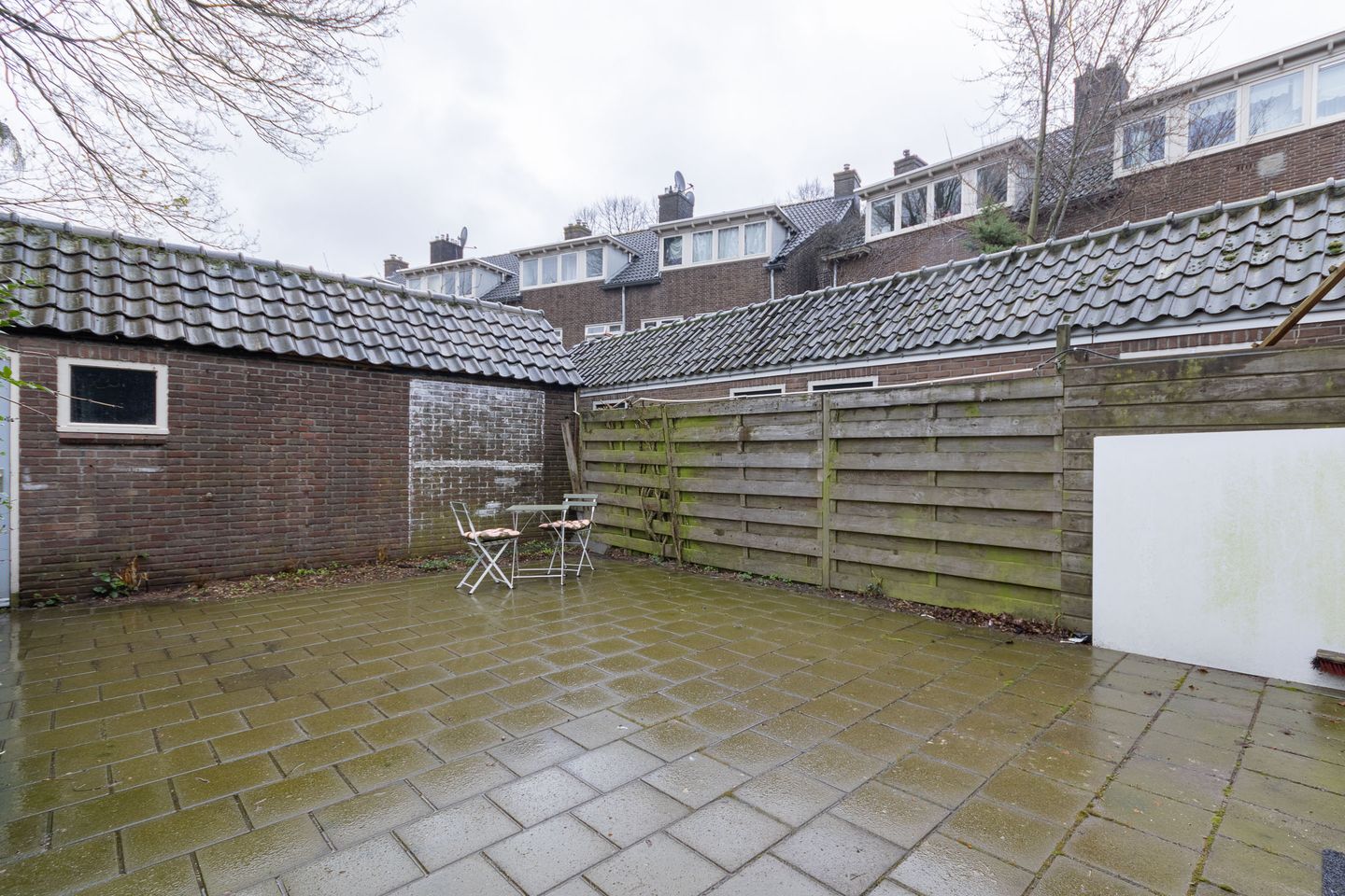 Spacious Ground Floor Apartment with Sunny Garden in Utrecht — 19