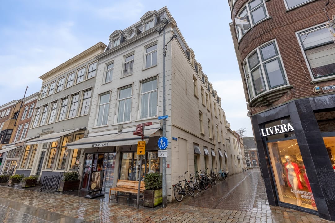 Uniek Bovenhuis met Kenmerkende Balken in Goes Centrum