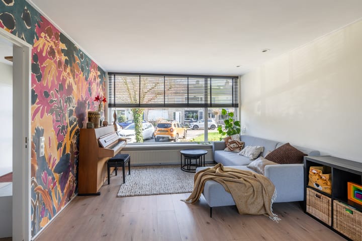 Photo 3 of Ericastraat 10