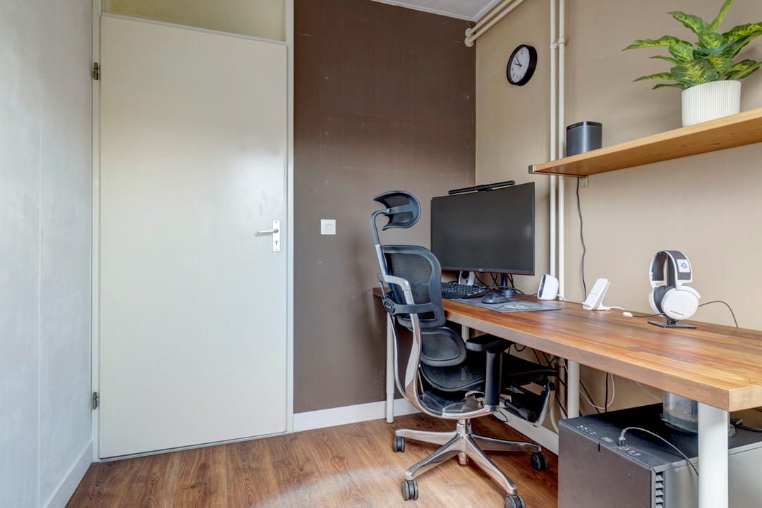 Spacious terraced house with 4 bedrooms near the center of Westervoort — 16