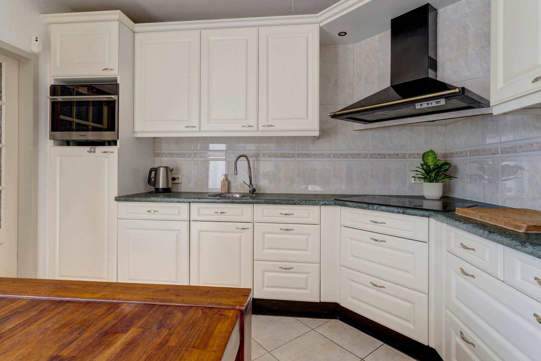 Spacious terraced house with 4 bedrooms near the center of Westervoort — 12