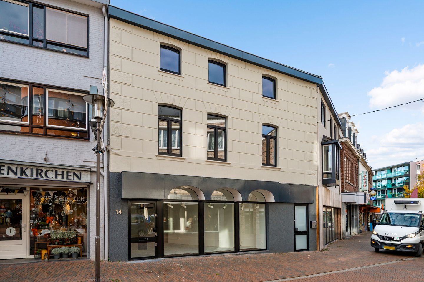 Bekijk foto 3 van Markt 14