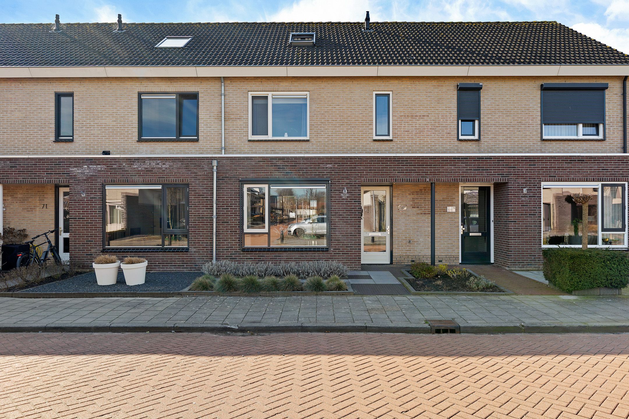 Buying a house in The Netherlands., Kabel 73