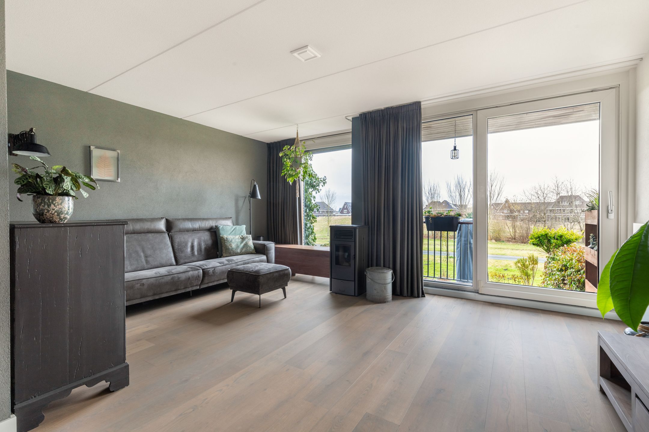 Photo 3 of Weegbree 21