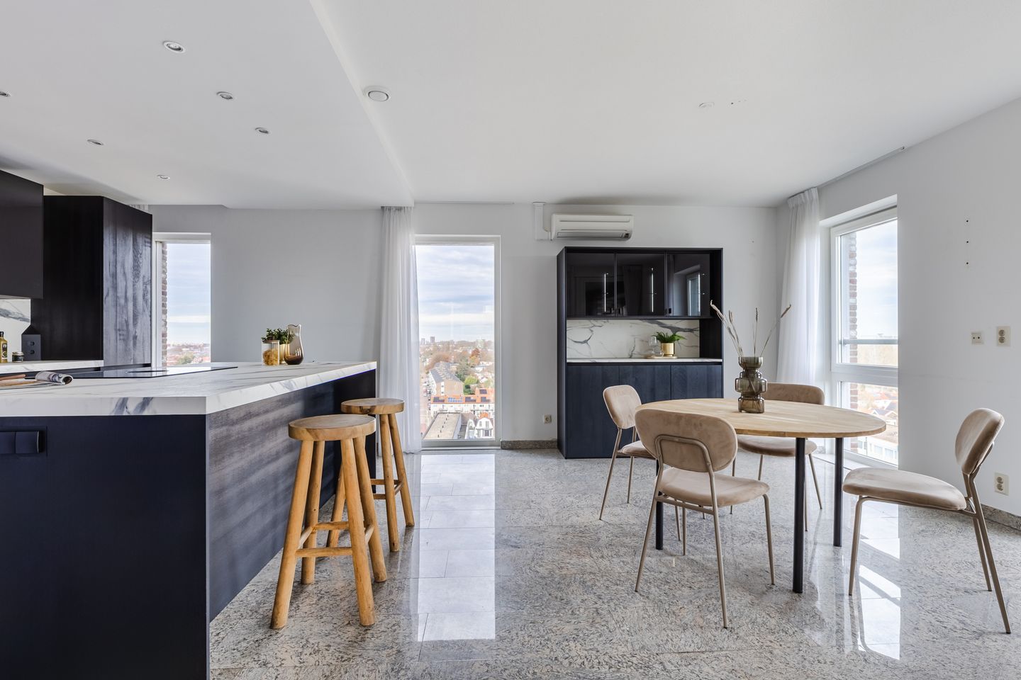 Foto 19 van Bermuda 110