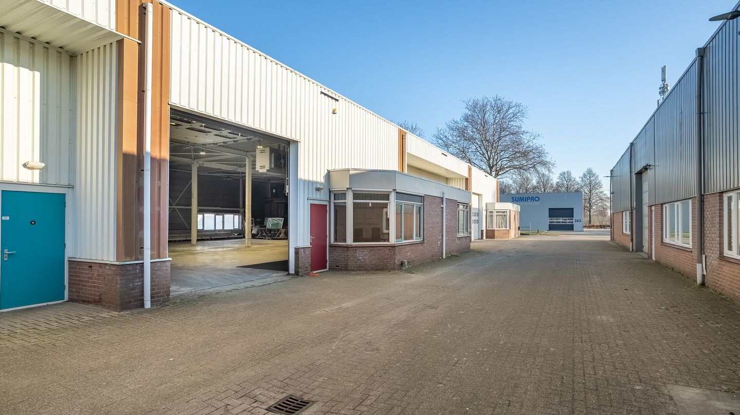 View photo 2 of Bedrijvenpark Twente 322