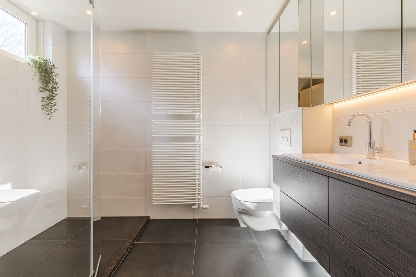 Photo 4 of Schoutlaan 38