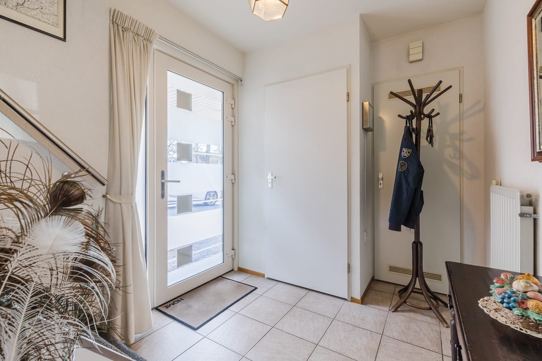 Photo 8 of Schoutlaan 38