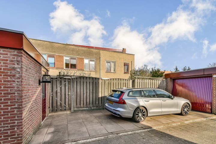 Photo 4 of Eleonorastraat 121