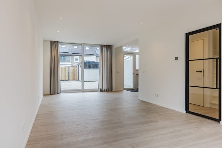 Photo 2 of Oostendestraat 37