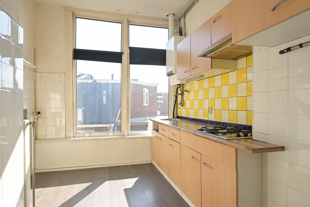 Photo 11 of Edisonstraat 144-A