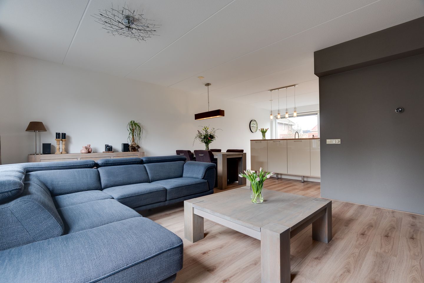 Photo 4 of Carry van Bruggenweg 9