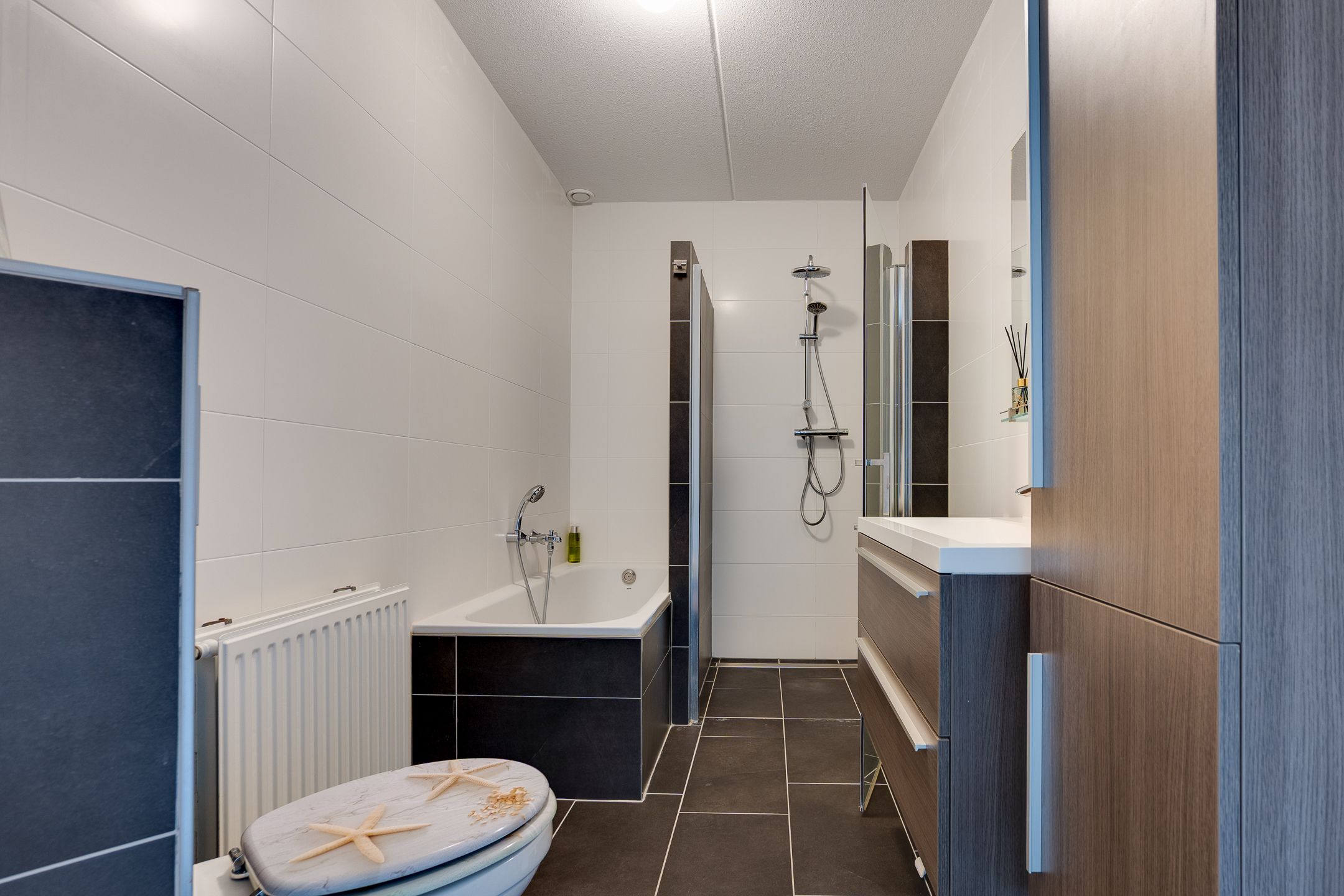 Photo 18 of Carry van Bruggenweg 9