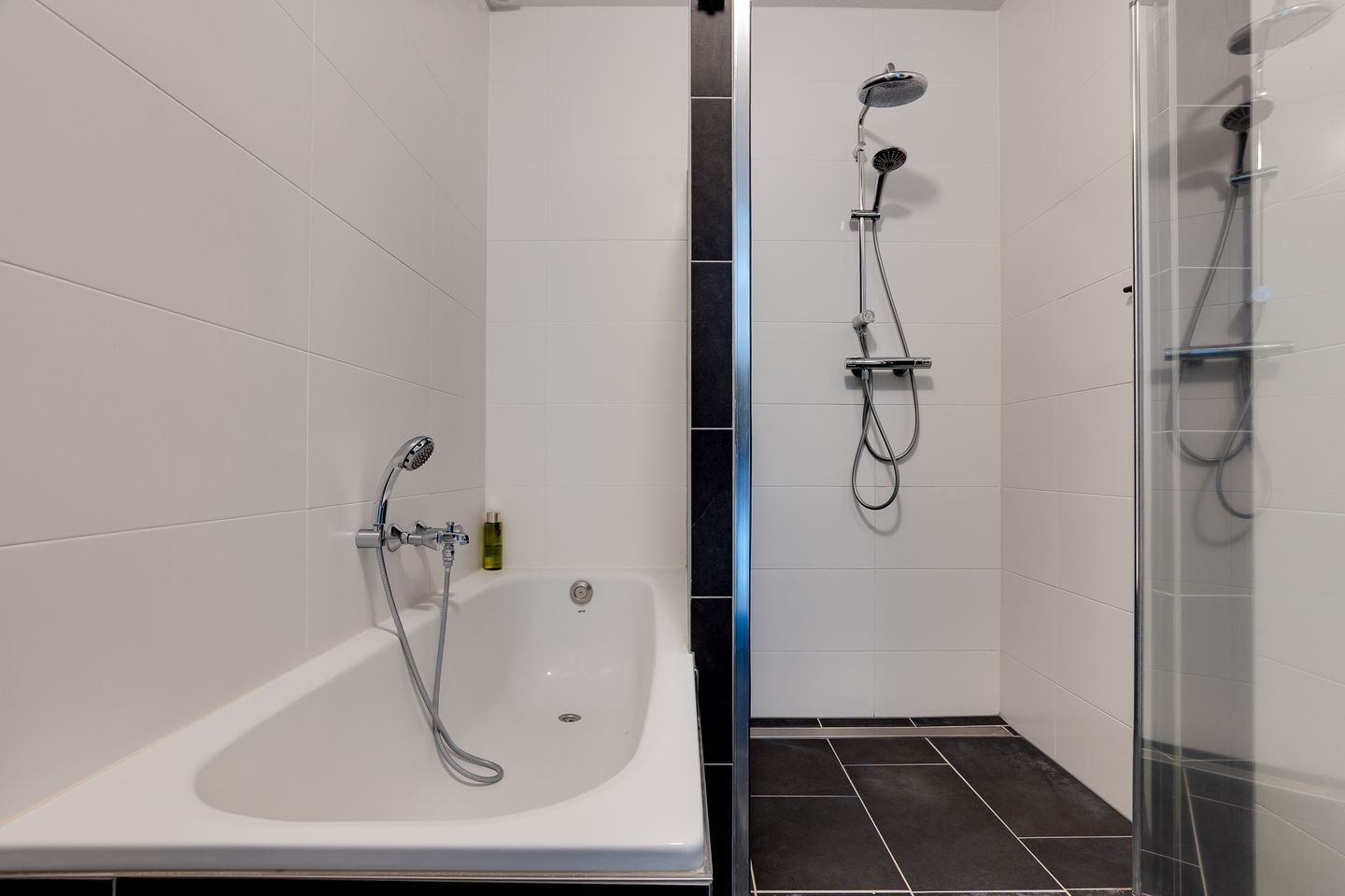 Photo 19 of Carry van Bruggenweg 9