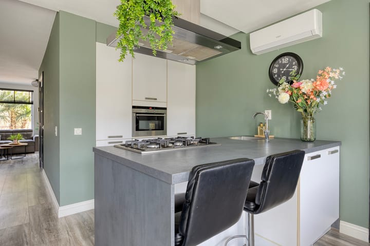 Photo 4 of Van Deelenstraat 122