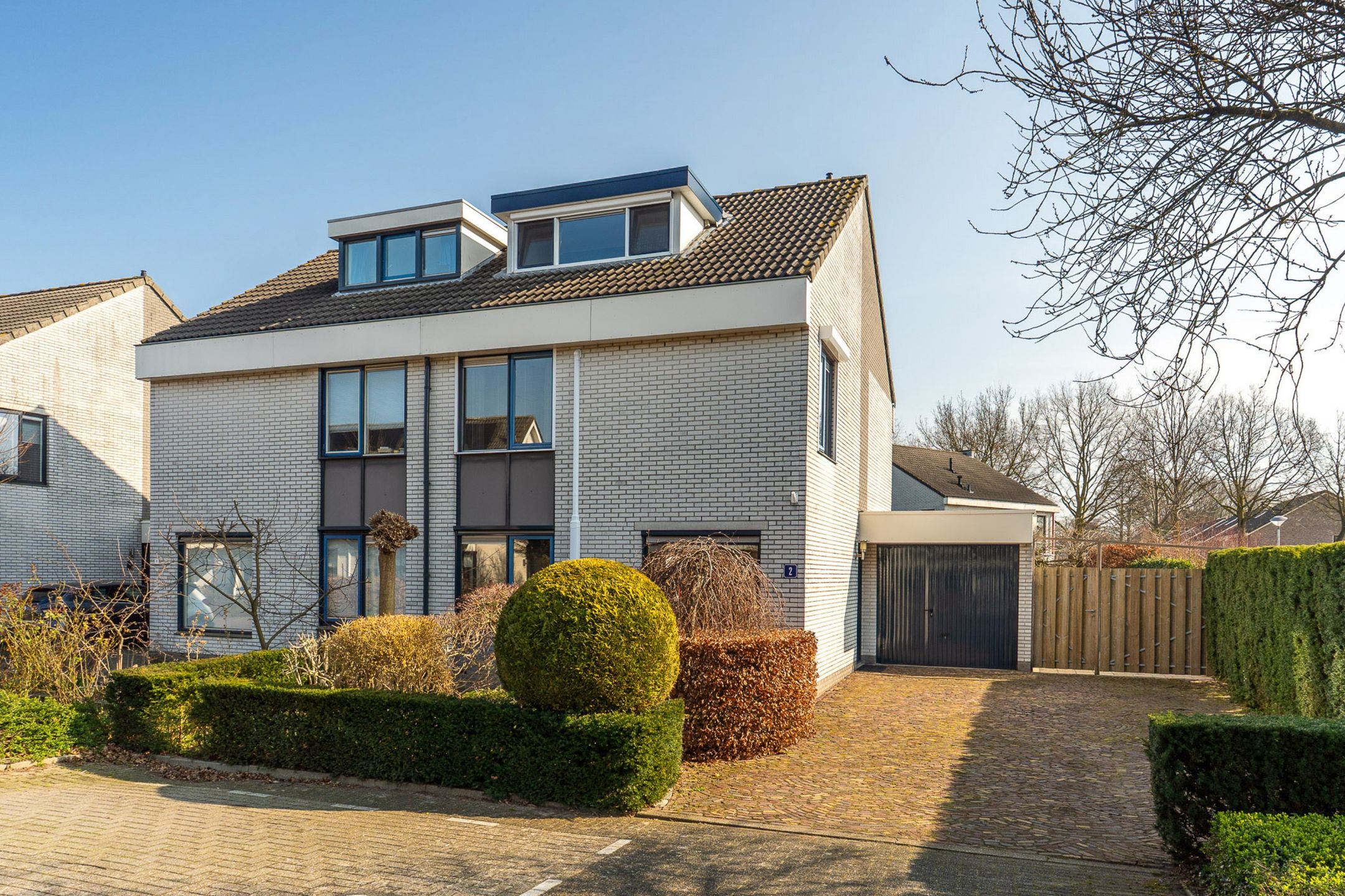 Buying a house in The Netherlands., Schalmei 2