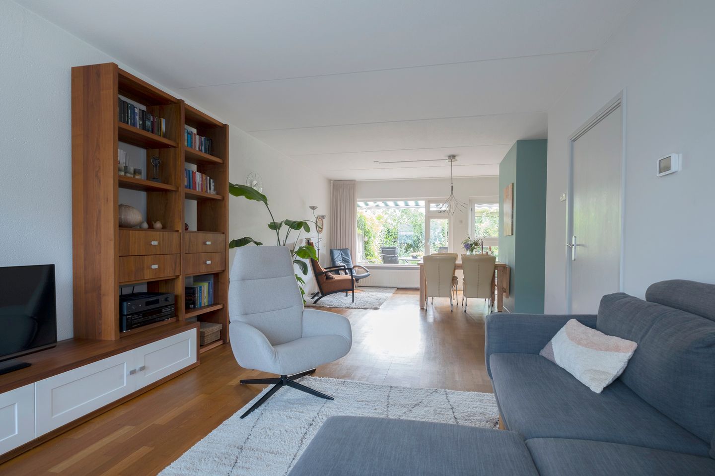 Photo 5 of De Made 3